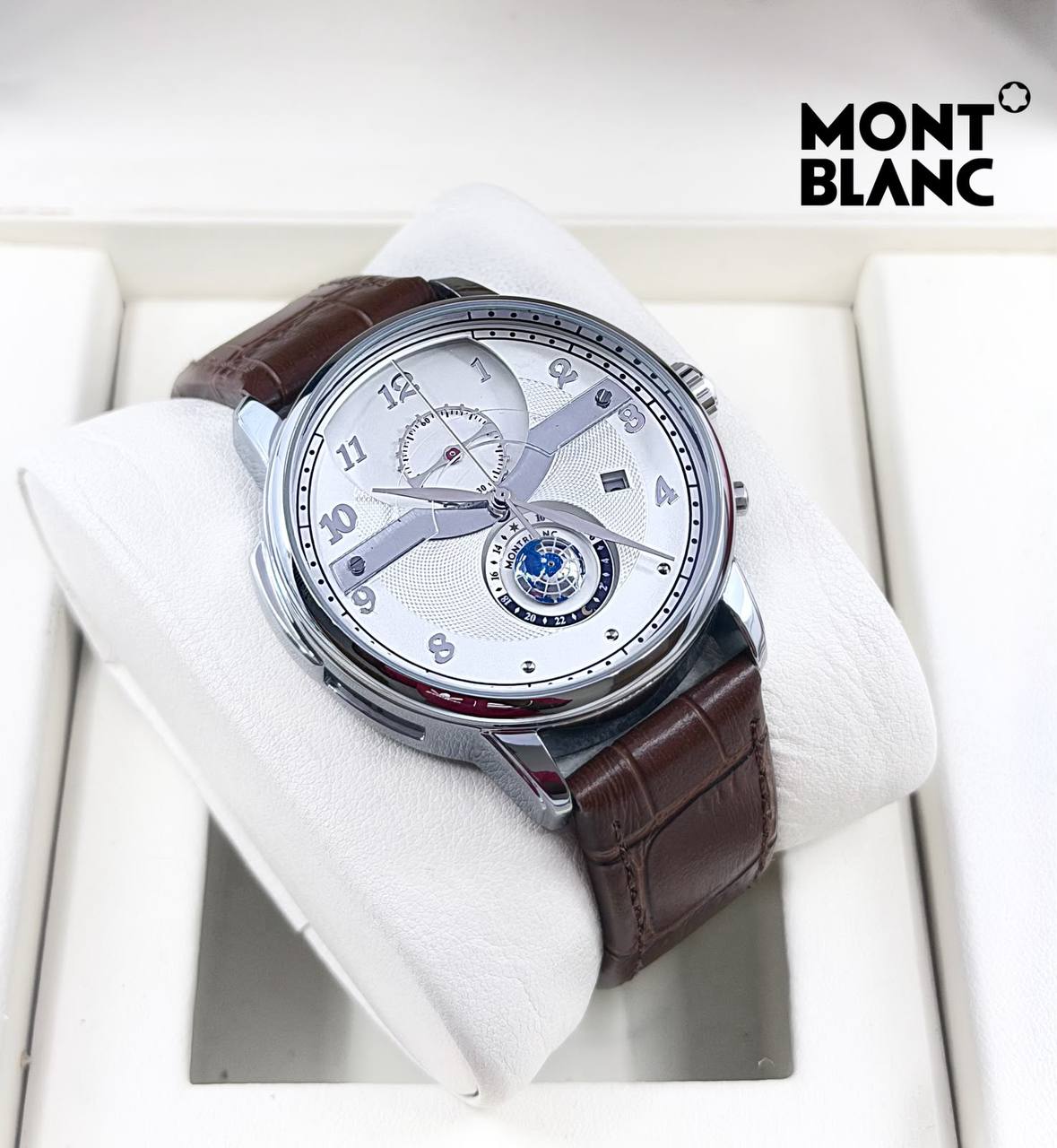 Mont blanc 
Stopwatch  
130 dhs🇦🇪🇦🇪

Zain29
♥️♥️♥️
