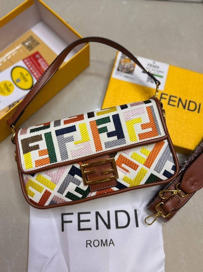 💝Fendi Baguette
1️⃣ First quality +box🎁 
Size : 26 *15 cm
95 dhs🪙🌨️

with box 🎁

Zain115
♥️♥️♥️
