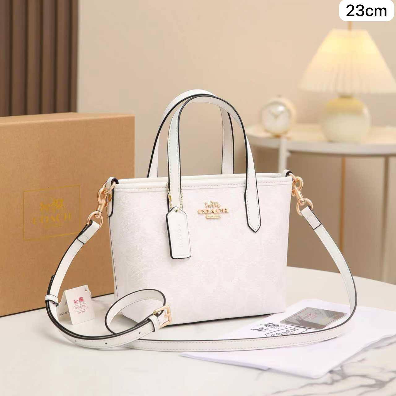 COACH

AVAILABLE 

 WITH BOX 

85 dhs🇦🇪🇦🇪

Zain169
♥️♥️♥️