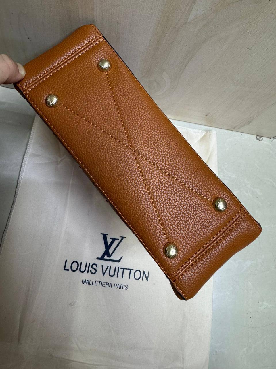 🎉 Offer 🎊  LV Surene
1⃣️ First quality
Size: 23 * 14 cm
70 dhs🪙🌨️
Limit Stock ⛔️⛔️

Zain115
♥️♥️♥️