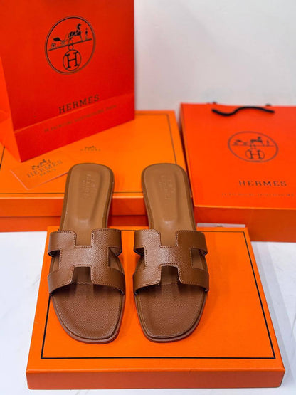 HERMES 
90 dhs✅
Size 36-41

Zain21
♥️♥️♥️