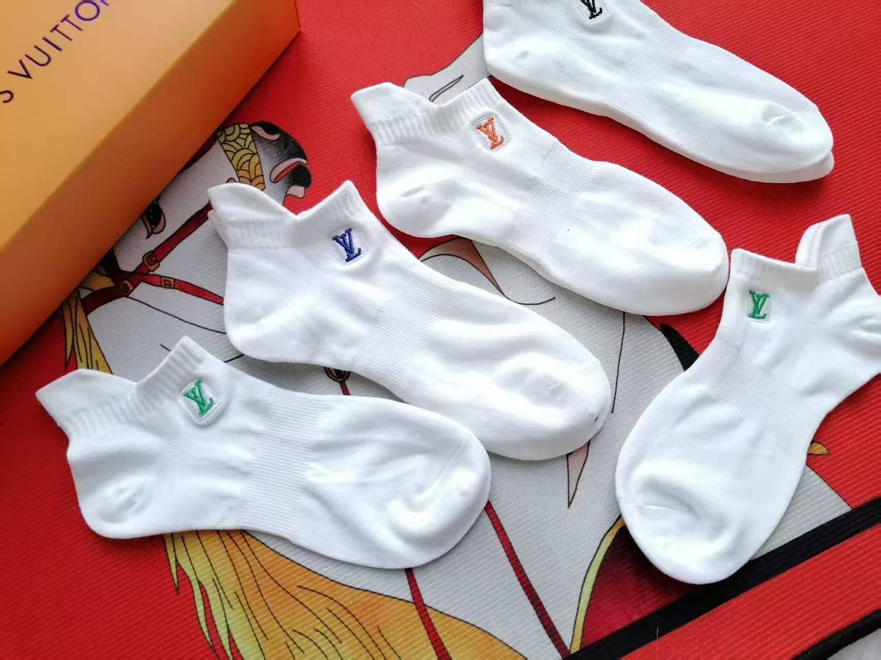 SOCKS 🆕

45 DHS💓

WITH GOOD BOX 📦
🎁🎁🎁

Zain231
♥️♥️♥️