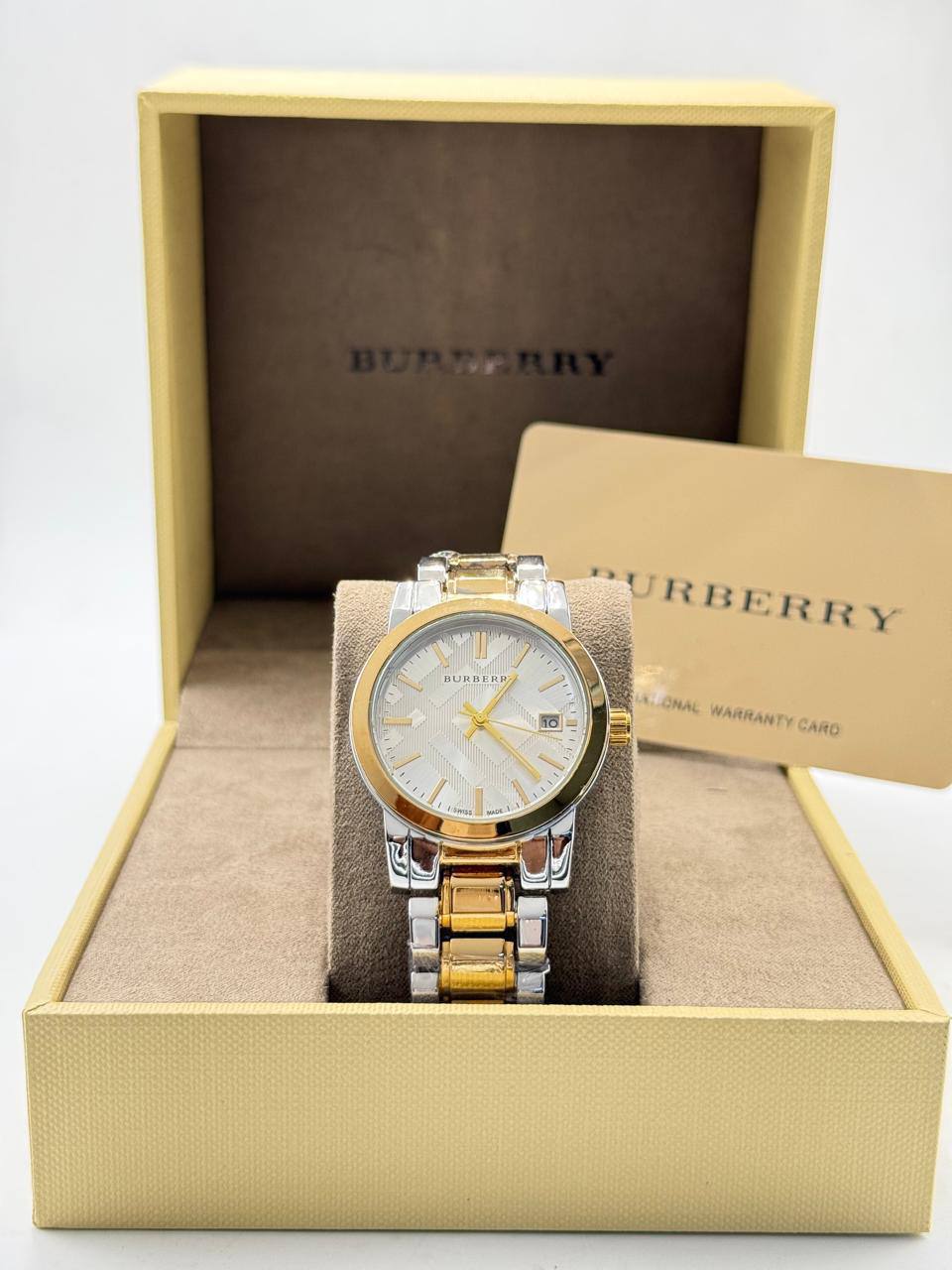 Burberry Ladies 
55 dhs❣️

Zain08
♥️♥️♥️