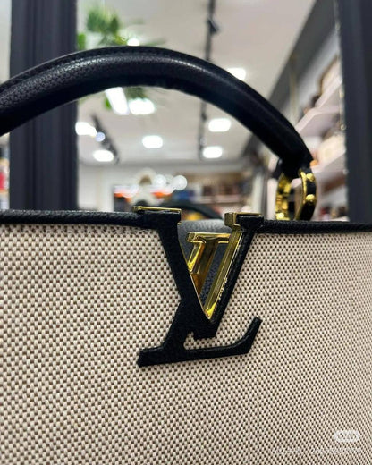 🌹 LV Capitalcines

1️⃣ First Quality +🎁

Size : 25 ~ 21 * 15 cm

100 dhs🇦🇪♥️♥️

 with box🎁

Zain115
♥️♥️♥️