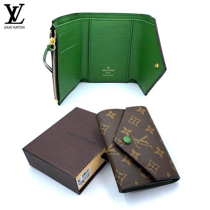 LV -Ladies Wallet

With box 
🎁🎁🎁

30 dhs✅

Zain50
♥️♥️♥️