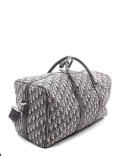 Dior

90 dhs🇦🇪🇦🇪

Zain35
♥️♥️♥️