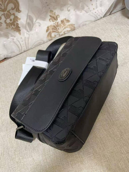 Lacoste
24*15*8 cm
85 dhs💓

Zain17
♥️♥️♥️