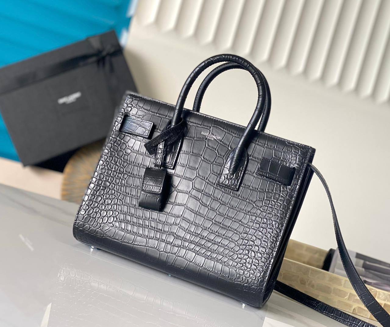 YSL COPY ONE

 NEW CAME 

26CM 

140 dhs🪙🌨️

Zain39
♥️♥️♥️
