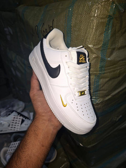 NIKE
40 to 45 size
95 dhs💓

Zain27
♥️♥️♥️