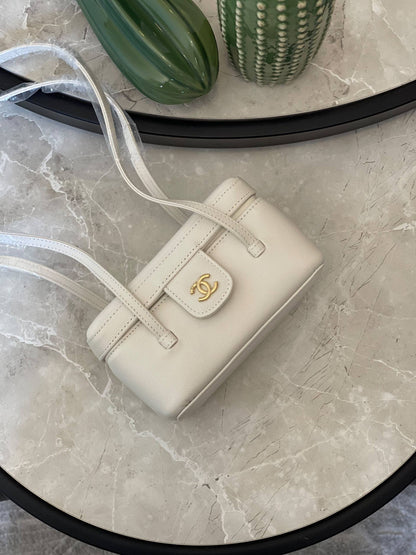 Chanel  ✨💥
Available original box 📦 
With full packing 🎀🎀
Super high quality 💥💥

For Price 👇 WhatsApp✅
0568585901 
0507557372
0552275751 Owner Zain 👌

Zain283
♥️♥️♥️