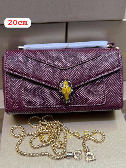 BVLGARI 
20CM 
WITH BOX 
120 dhs💛

Zain168
♥️♥️♥️