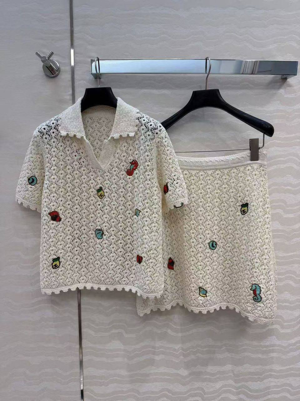 😍 CHANEL NEW 😍✨
     VIP QUALITY ✨
Sizes: S to XL
750 dhs✅

Zain287
♥️♥️♥️