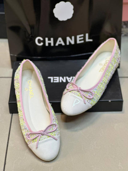 Chanel 

Size 36 to 41 

110 dhs❤️

Zain103
♥️♥️♥️