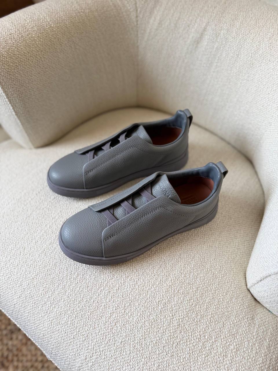ZEGNA
*AAA QUALITY*
*SIZE:40 to 46*
450 dhs✅

Zain185
♥️♥️♥️