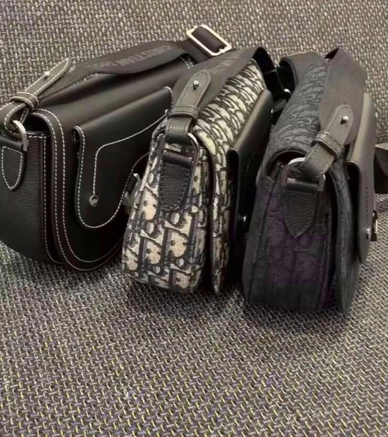 Dior
95 dhs✅
good-quality with box

Zain35
♥️♥️♥️