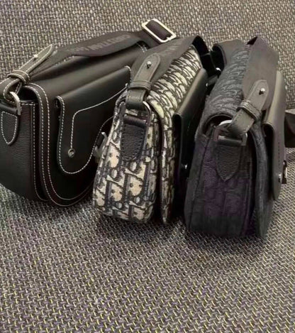 Dior
95 dhs✅
good-quality with box

Zain35
♥️♥️♥️
