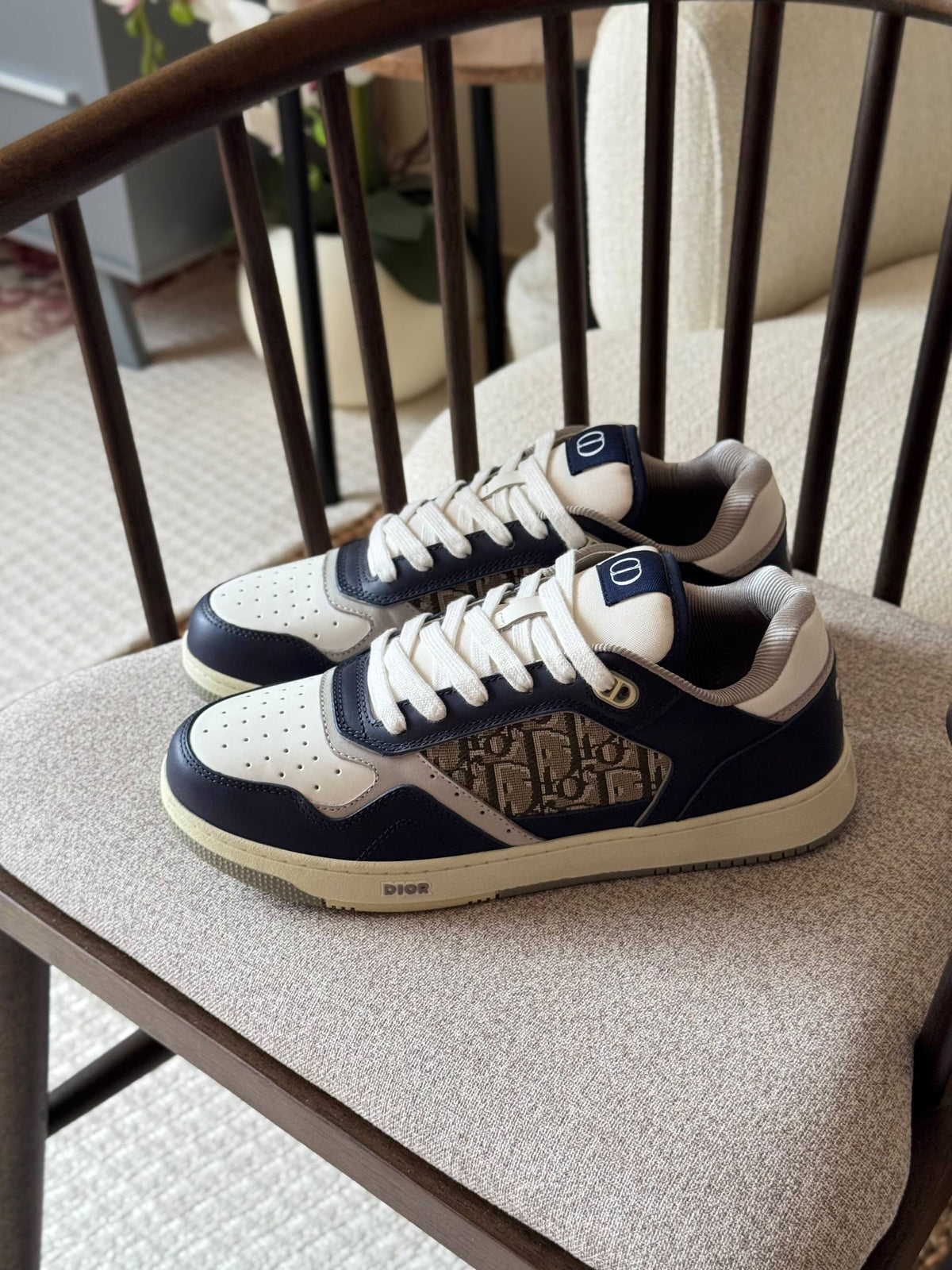 DIOR 
AAA quality
size:40 to 46 

500 dhs🇦🇪🇦🇪

Zain185
♥️♥️♥️