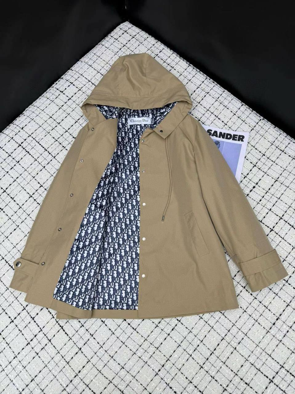 DIOR JACKET 🆕
GOOD QUALITY 💯
260 dhs🪙🌨️
SIZE S-M-L-XL

Zain231
♥️♥️♥️