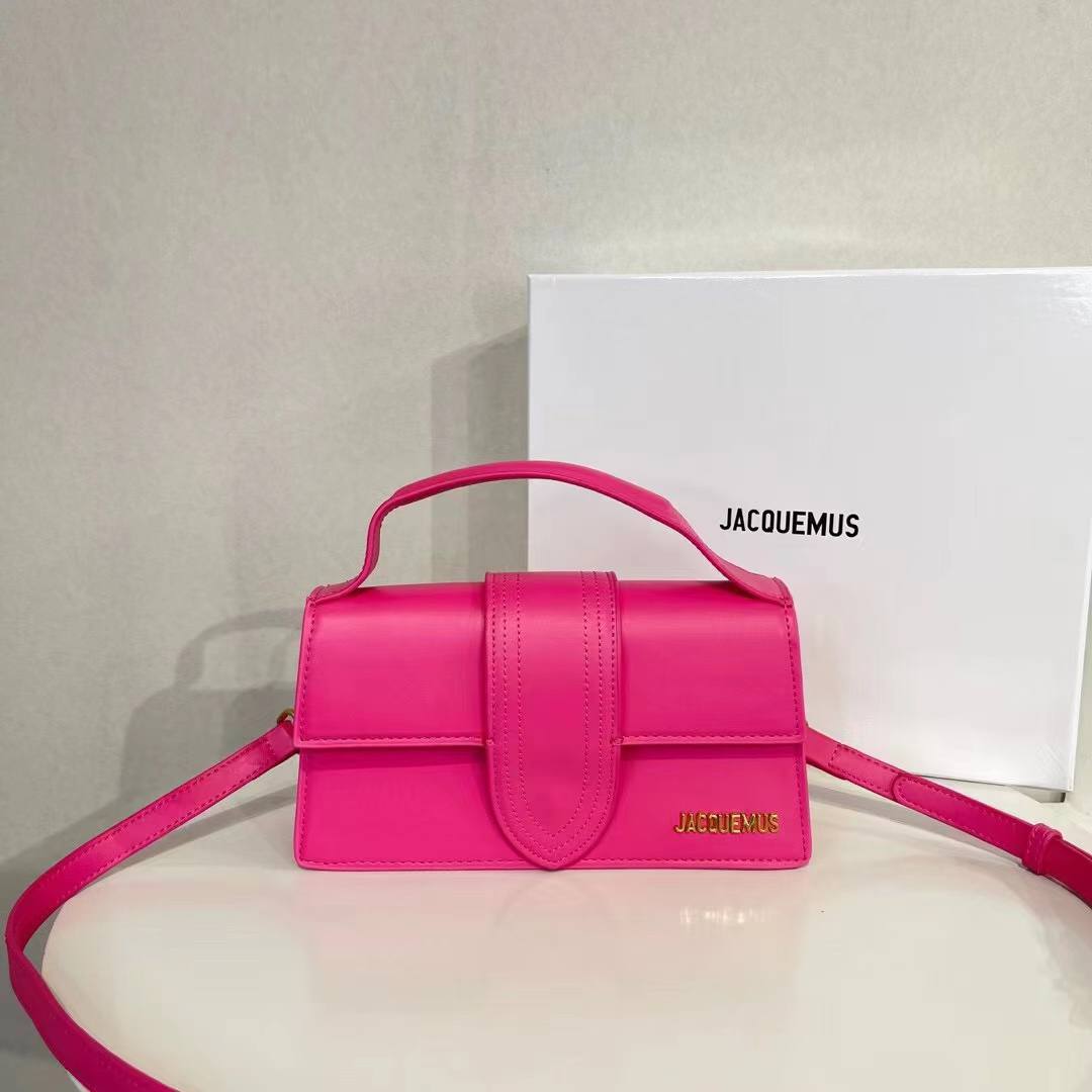 JACQUEMUS

Best quality 

with box

115 dhs🇦🇪🇦🇪

size 24CM

Zain290
♥️♥️♥️