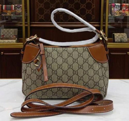 Gucci
95 dhs✅ 

with box
🎁🎁🎁

Zain72
♥️♥️♥️