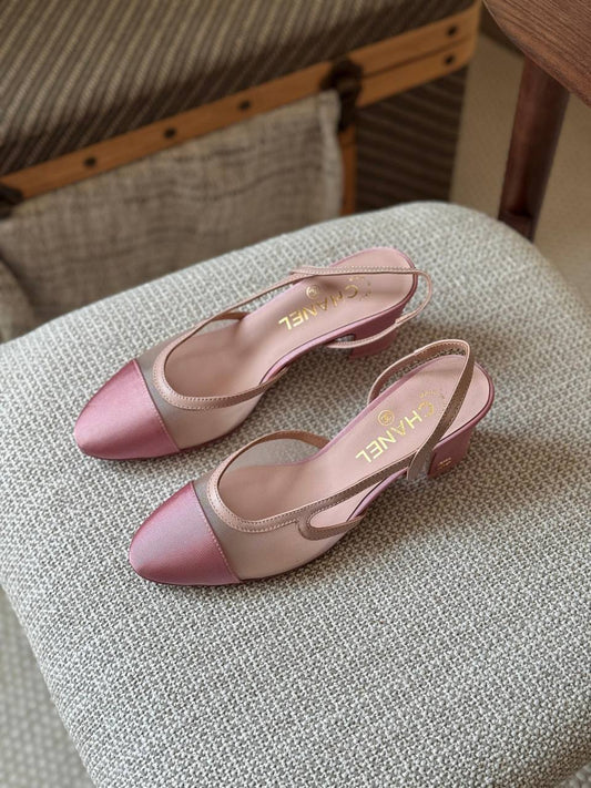 CHANEL 🖤
🤩Available new 😍😍
Size: 36 to 41
Super master quality 
450 dhs✅

Zain198
♥️♥️♥️