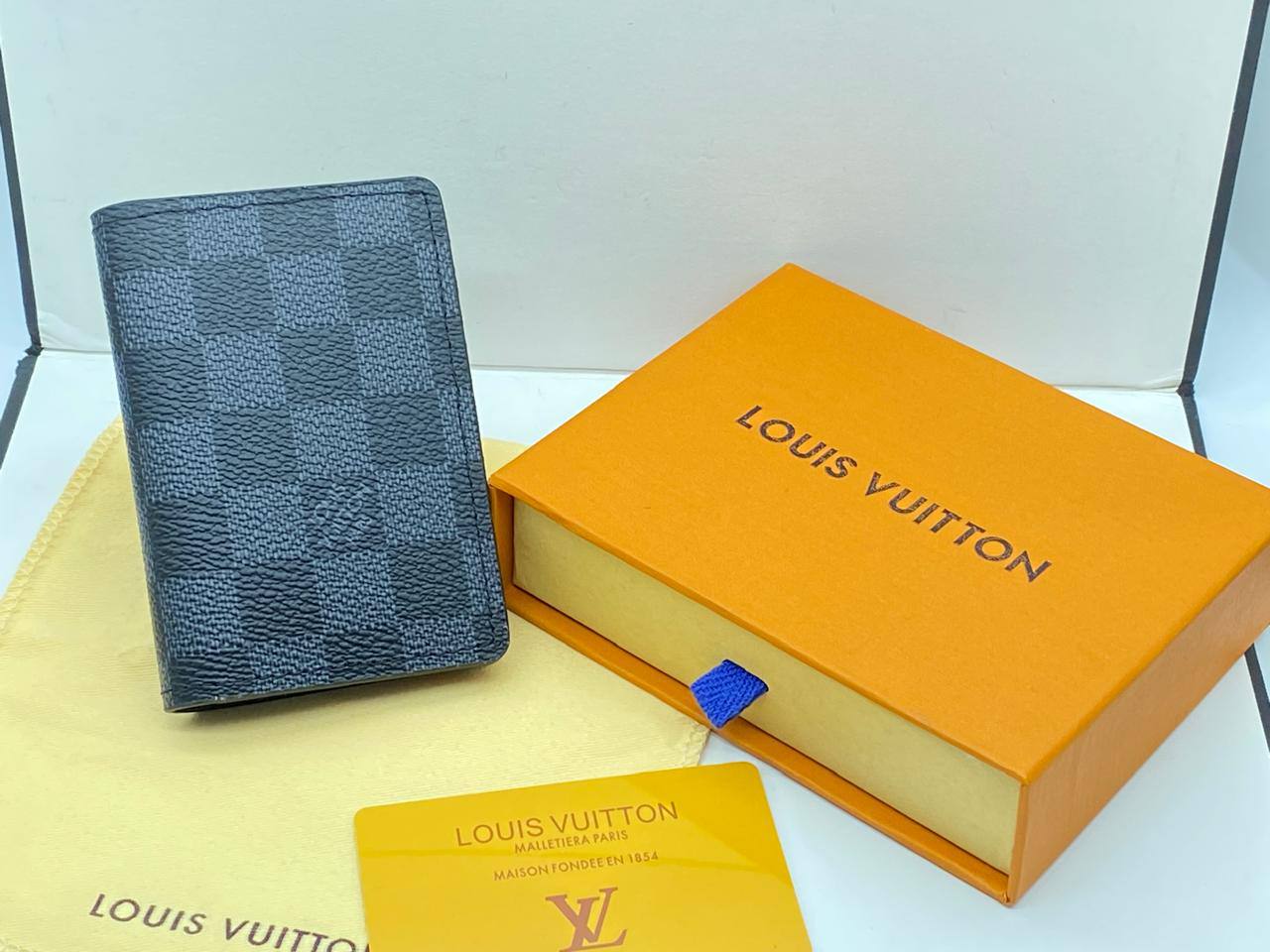LV WalleT
60 dhs

Zain33
♥️♥️♥️