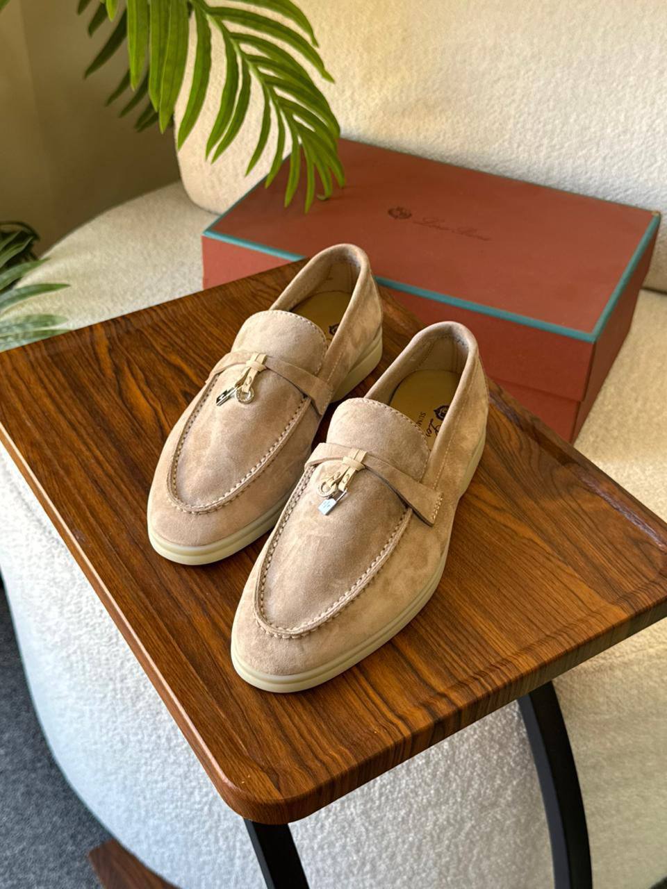 LORA PIANA 
SuperMaster Quality 💯
450 dhs💓
Size:36-41💥

Zain171
♥️♥️♥️