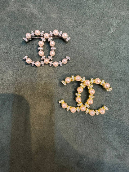 New arrival branded Brooches 

30 dhs🪙🌨️
40 dhs🪙🌨️

pc with branded box and paper bag🎁🎁🎁

Zain243
♥️♥️♥️