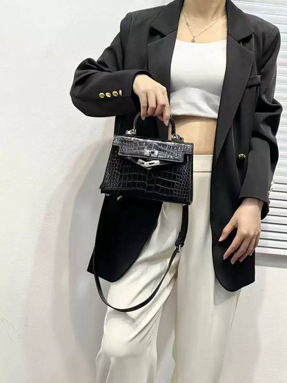 HERMES 

NEW CAME 

GOOD QUALITY 

WITH BOX 
🎁🎁🎁

95 dhs🪙🖤

Zain39
♥️♥️♥️