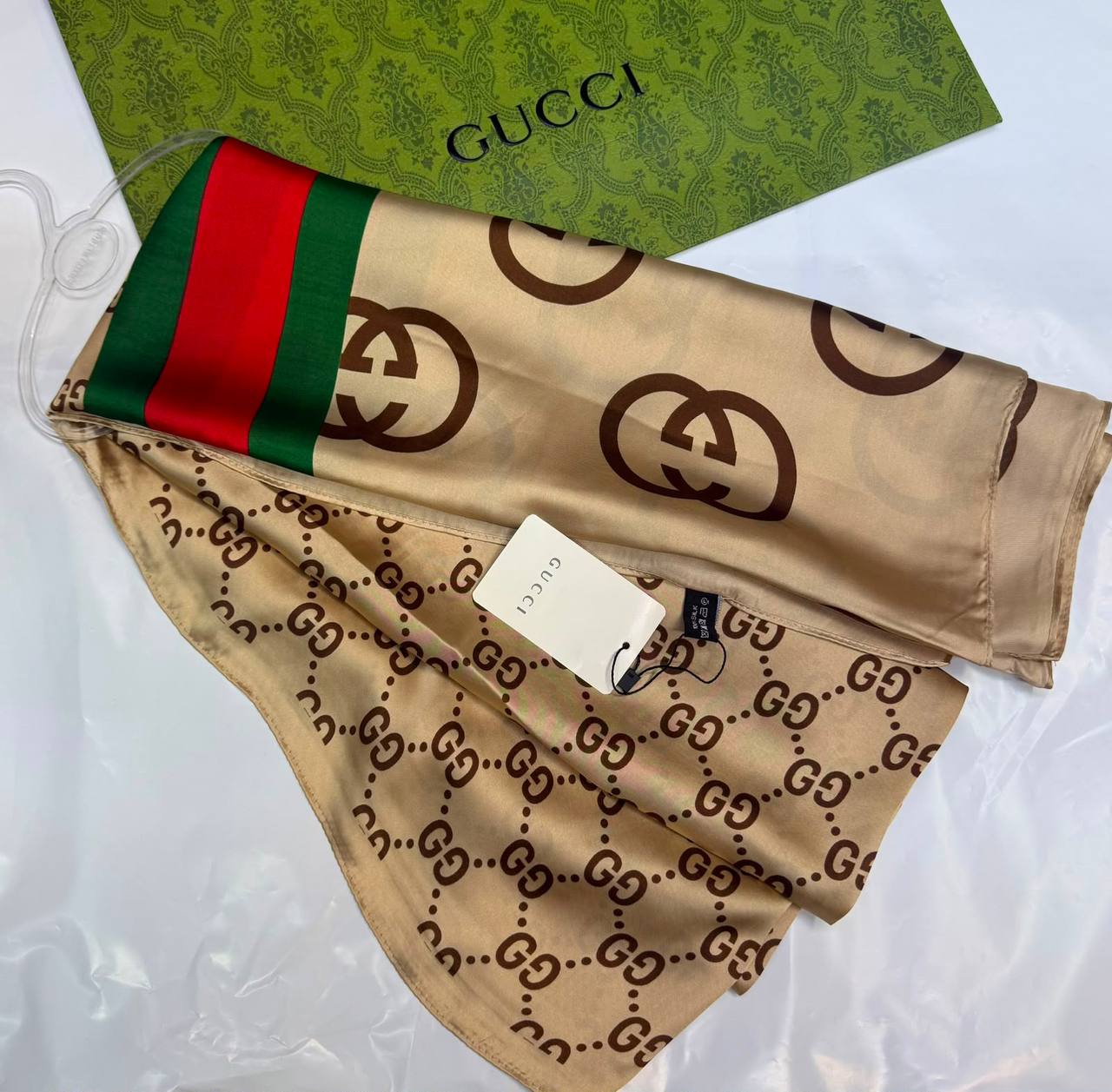 Silk scarf 🧣
40 dhs💓

Zain93
♥️♥️♥️