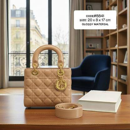 CHRISTIAN LADY DIOR
ɢʟᴏssʏ ᴍᴀᴛᴇʀɪᴀʟ
ɢᴏʟᴅ ʜᴀʀᴅᴡᴀʀᴇ
ᴡɪᴛʜ ᴡᴇʙ ʟᴏɴɢ sᴛʀᴀᴘ
sɪᴢᴇ: 20 cm
ᴡɪᴛʜ BOX
🎁🎁🎁

105 dhs❤️

Zain31
♥️♥️♥️