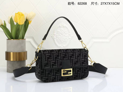 FENDI 
NEW CAME 
GOOD QUALITY 
100 dhs🇦🇪

Zain39
♥️♥️♥️