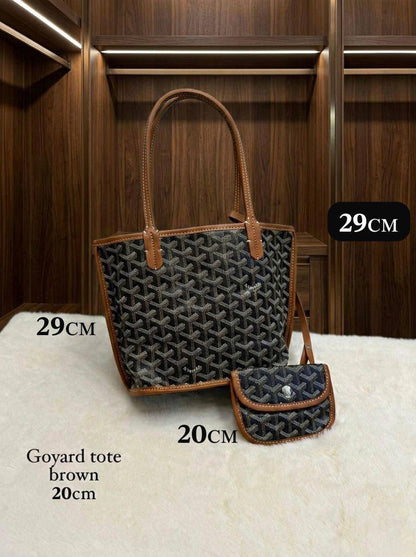 Goyard ᴍɪɴɪ ᴛᴏᴛᴇ
ʜᴀɴᴅʙᴀɢ/ᴘᴏᴜᴄʜ
ɴᴏ ʙᴏx 
ʟᴇᴀᴛʜᴇʀ
size:20ᴄᴍ
75 dhs🇦🇪

Zain56
♥️♥️♥️