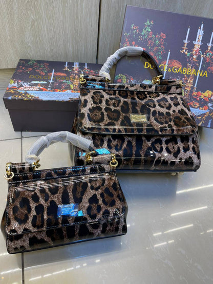 D&G
Master Bags
For Price 👇 WTSP Text Zain 0568585901

Zain111
♥️♥️♥️