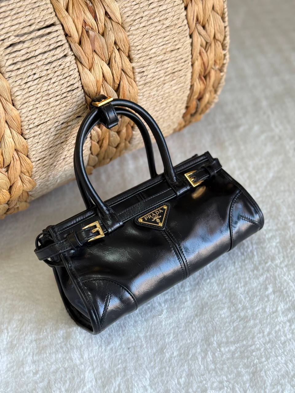 PRADA
SUPER MASTER QUALITY 
SIZE:23cm 1100 dhs✅
SIZE:30cm 1250 dhs✅

Zain307
♥️♥️♥️