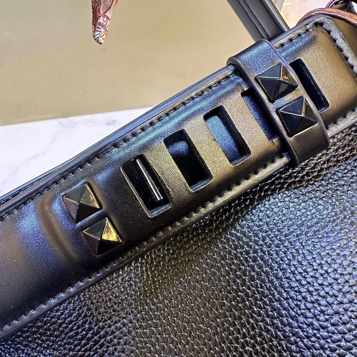 HERMES  

HIGH QUALITY 
WITH BOX 
115 dhs🇦🇪🇦🇪

Zain295
♥️♥️♥️