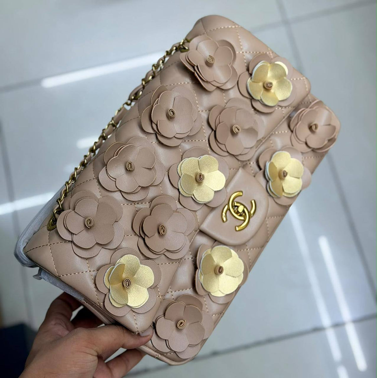 Chanel

120 dhs

Zain175
♥️♥️♥️