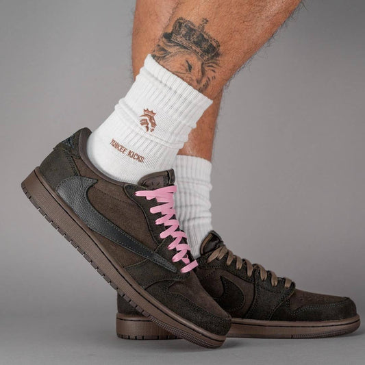 Air jordan 1 low og SP x Travisscott " velvet brown " ，
Size 36-45 ，
260 dhs🪙🌨️

Zain18
♥️♥️♥️