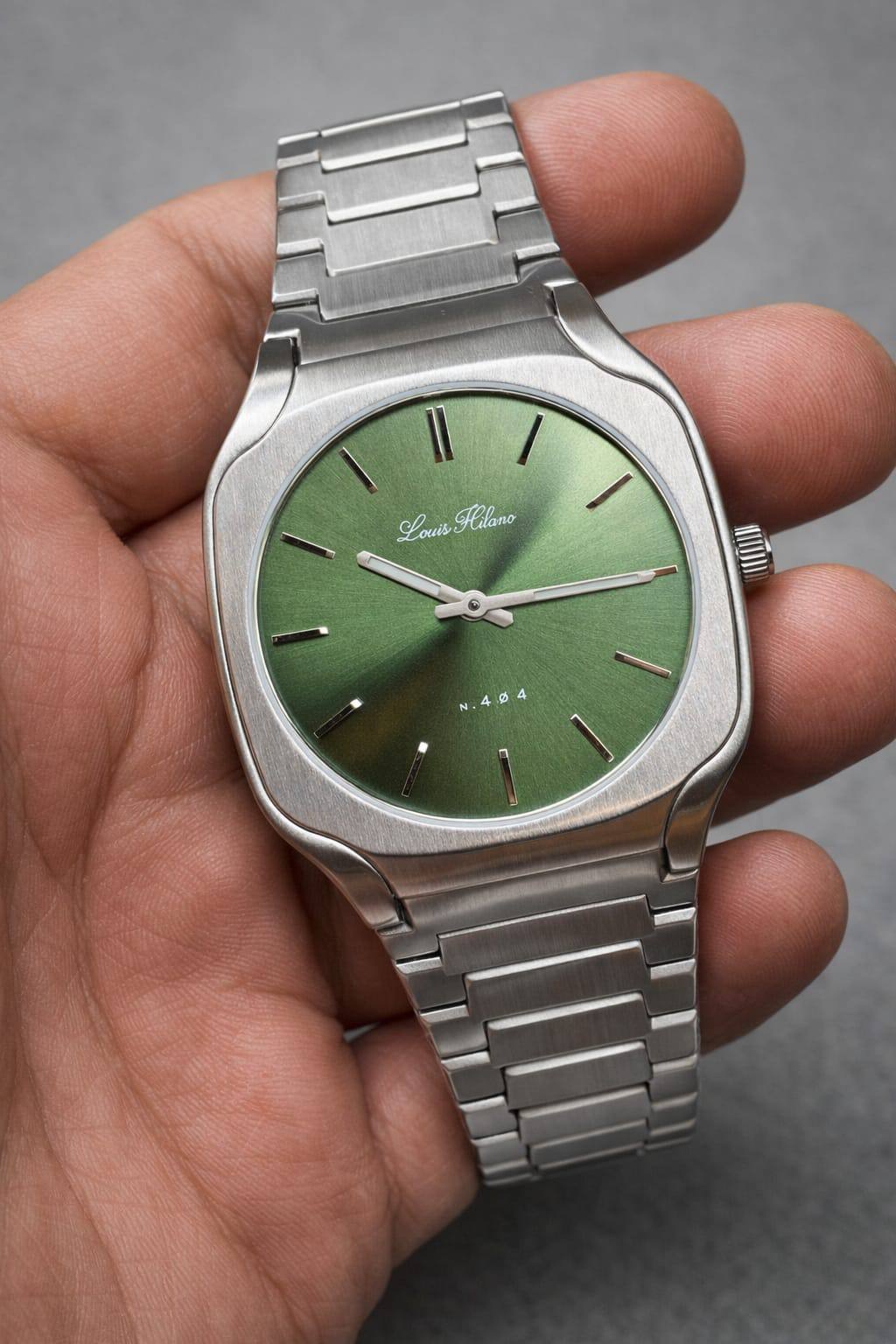 Louis Hilano watch for men good quality 
260 dhs🇦🇪🇦🇪

Zain59
♥️♥️♥️