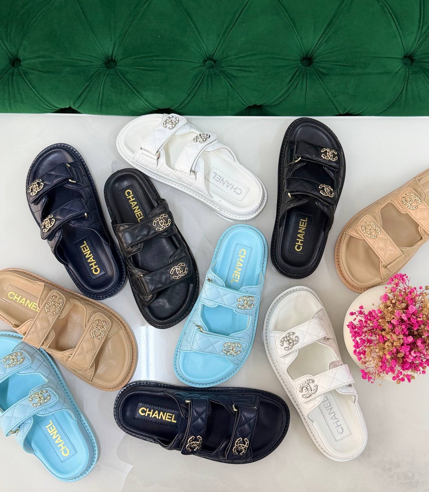 Chanel 
Vip quality 
Size:36 to 41 
450 dhs✅

Zain113
♥️♥️♥️