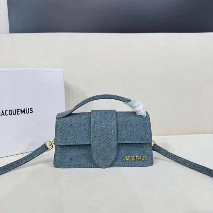 Jacquemus
Best quality with box’s 
110 dhs🇦🇪🇦🇪
size. 24 Cm

Zain290
♥️♥️♥️