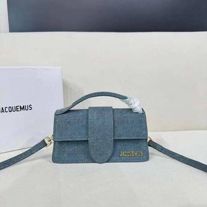 Jacquemus
Best quality with box’s 
110 dhs🇦🇪🇦🇪
size. 24 Cm

Zain290
♥️♥️♥️