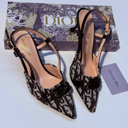 NEW CAME
DIOR HEEL
GOOD QUALITY
110 dhs✅
Size 36 TO 41

Zain40
♥️♥️♥️