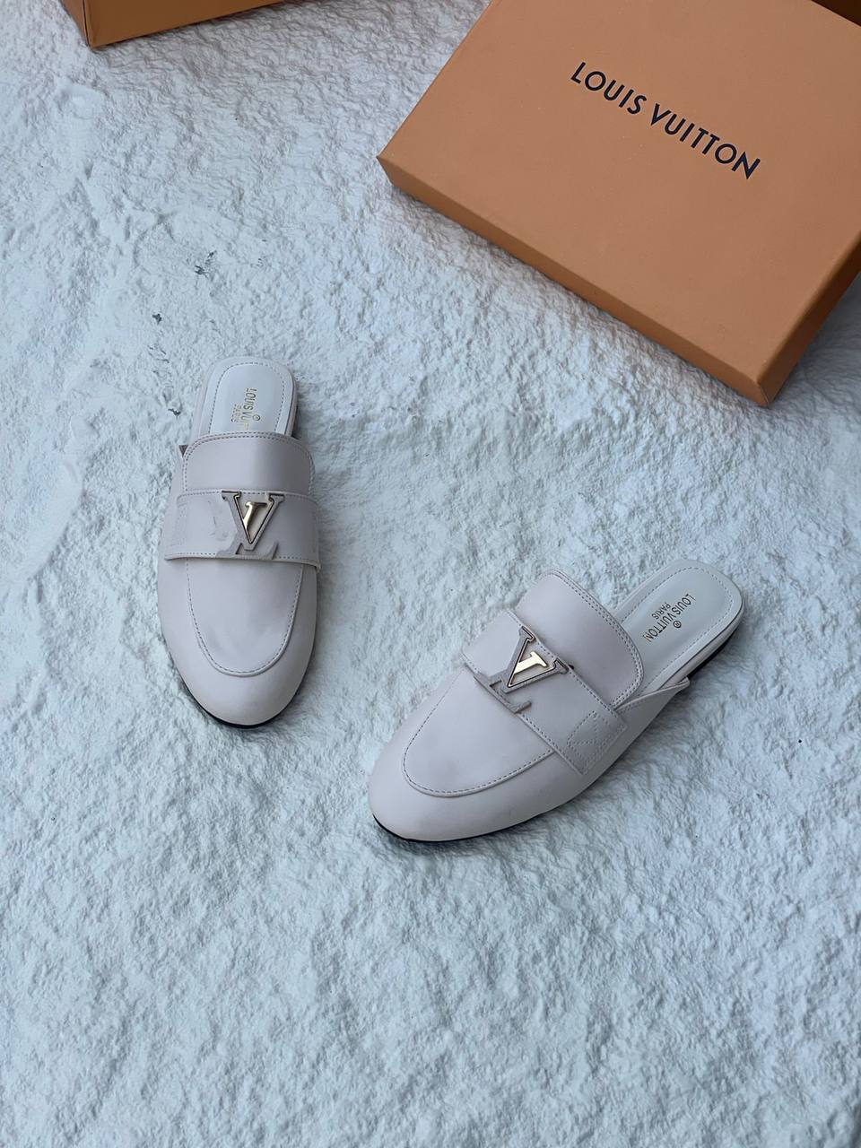 LV  
( 𝐎𝐧𝐥𝐲 𝐅𝐨𝐫 𝐰𝐨𝐦𝐚𝐧)  
𝐇𝐢𝐠𝐡 𝐪𝐮𝐚𝐥𝐢𝐭𝐲💯 
𝐒𝐢𝐳𝐞 𝟑𝟔-𝟑𝟕-𝟑𝟖-𝟑𝟗-𝟒𝟎-𝟒𝟏 
105 dhs✅

Zain86
♥️♥️♥️