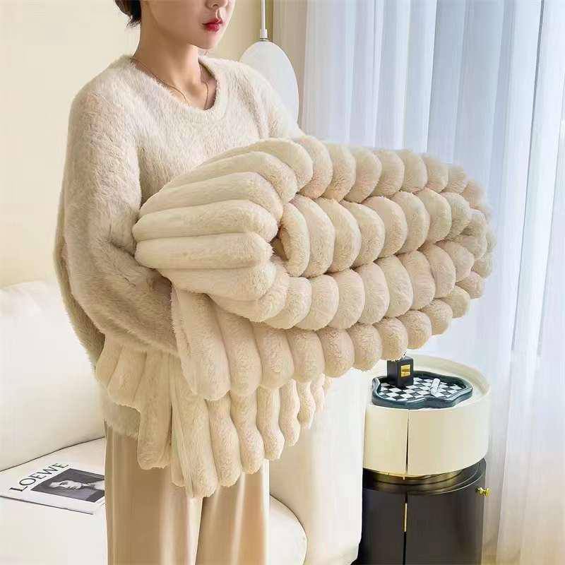 💥Comfortable healthy quality 💥
New collection 
Blanket 
Soft and smooth 
Size 230*200
60 dhs🪙🌨️

Zain99
♥️♥️♥️