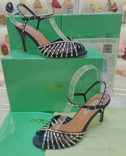 New Stock
280 dhs✅
Size 36-41

Zain207
♥️♥️♥️