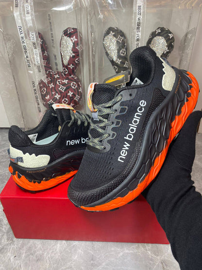 NEW BALANCE NB FRESH FOAM TRAIL MORE V3 'BLACK ORANGE ' 🖤
36-45 AVAILABLE 🤩
260 dhs✅

Zain242
♥️♥️♥️