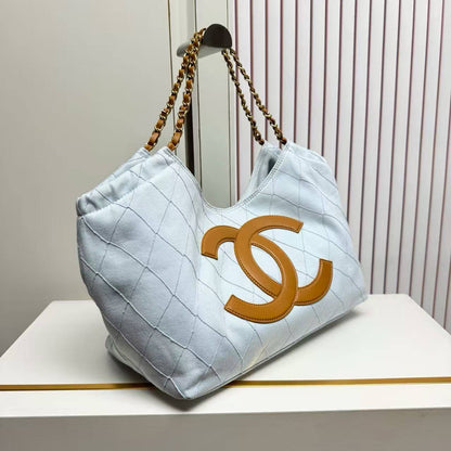 CHANEL 
MASTER QUALITY
365 dhs🇦🇪🇦🇪

Zain39
♥️♥️♥️