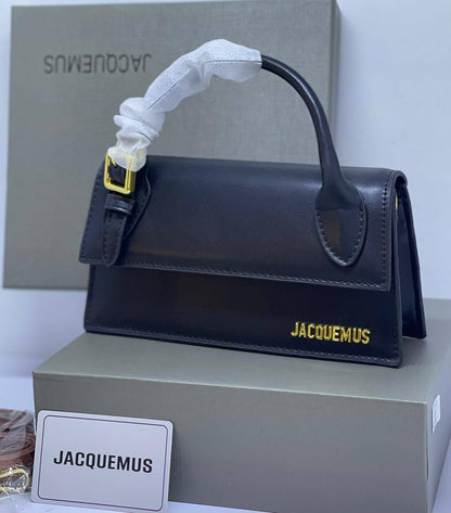 Jacquemus

95 dhs🗽

With box
🎁🎁🎁

Zain175
♥️♥️♥️