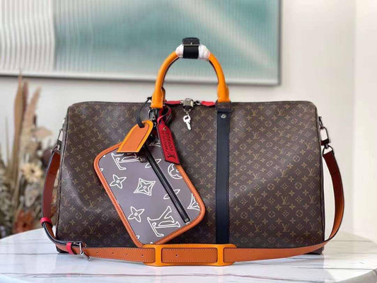 LV
*Travel Bag*
*50CM*
*Master Quality*
750 dhs✅

Zain179
♥️♥️♥️